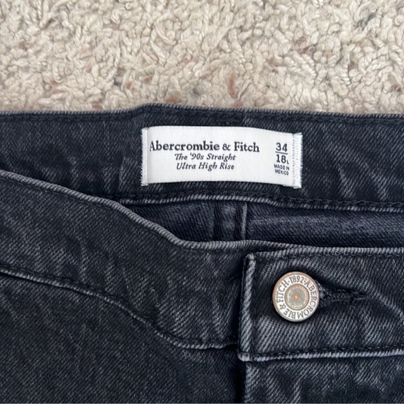 NWT ABERCROMBIE 90s STRAIGHT ULTRA HIGH RISE JEANS - Picture 10 of 10